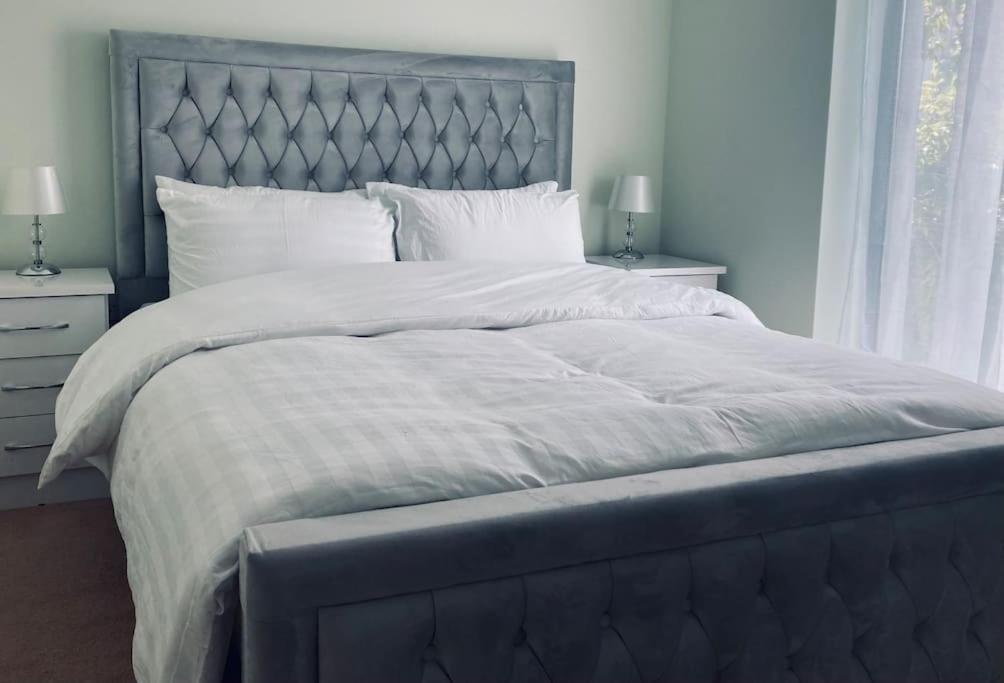 Ormeau Road Stylish Double Bedroom Luxury Apartment Belfast Exterior photo